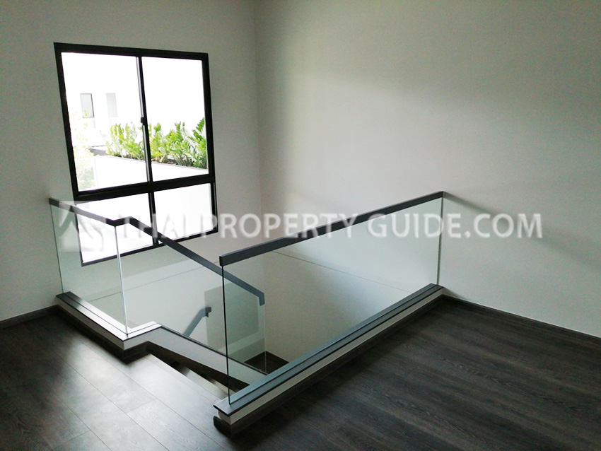 House with Shared Pool in Bangnatrad 