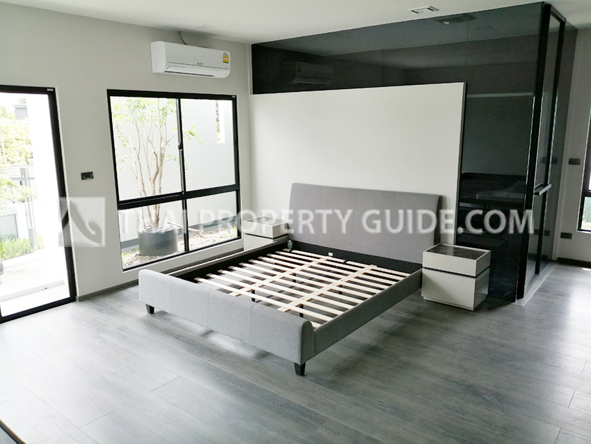 House with Shared Pool in Bangnatrad 