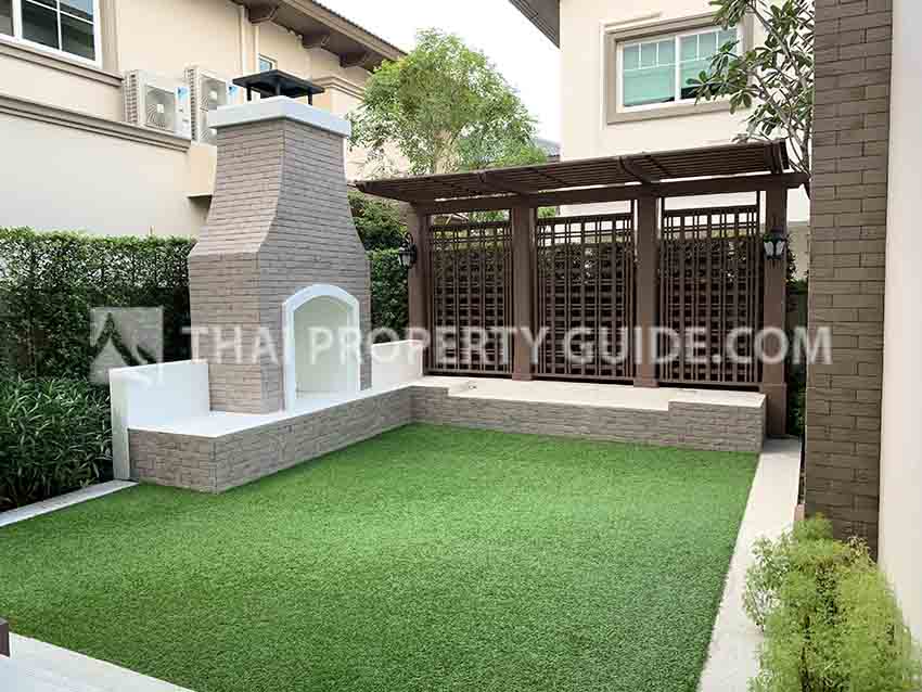 House with Shared Pool in Bangnatrad : Nantawan Bangna Km.7 