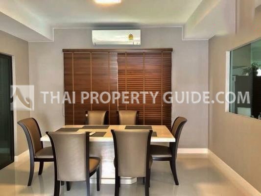 House with Shared Pool in Bangnatrad 