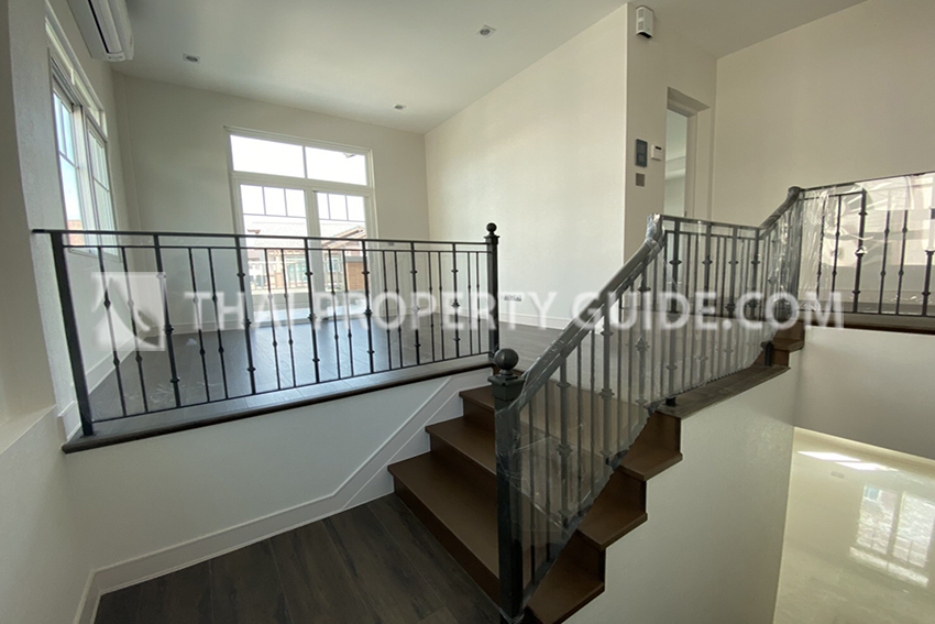 House with Shared Pool in Bangnatrad : Nantawan Bangna Km.7 