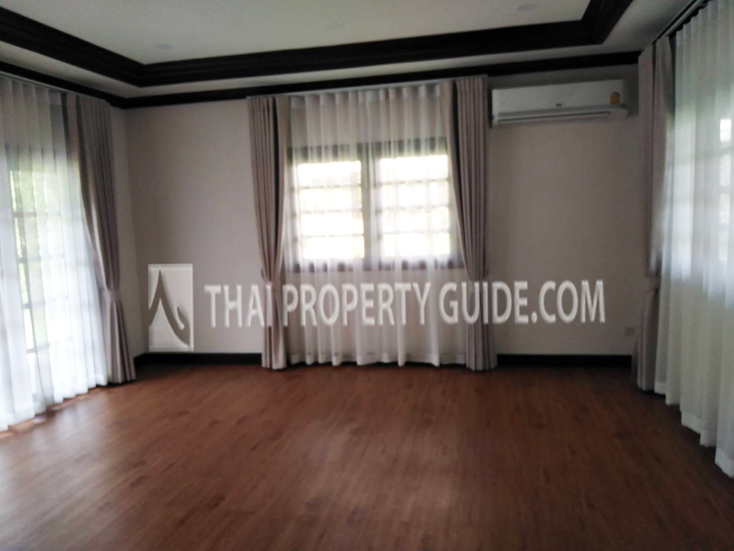 House with Shared Pool in Bangnatrad 