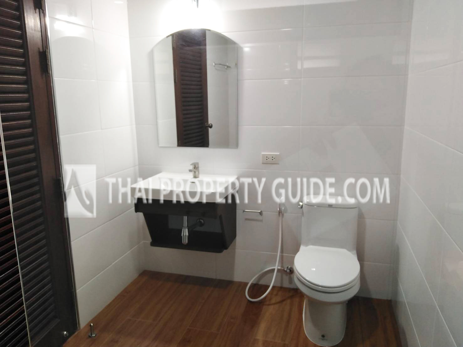 House with Shared Pool in Bangnatrad 