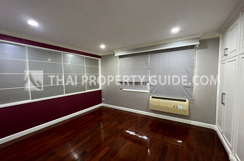 House with Shared Pool in Bangnatrad 