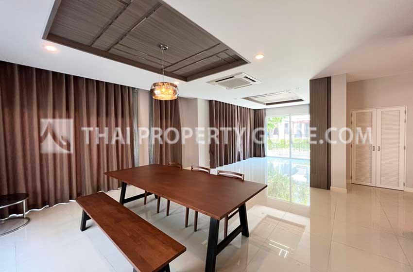 House with Shared Pool in Bangnatrad 