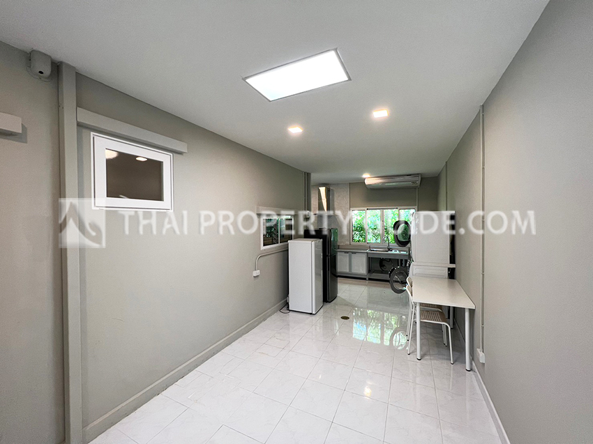 House with Shared Pool in Bangnatrad 