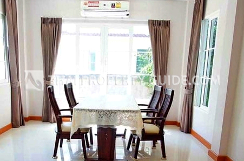 House with Shared Pool in Bangnatrad 