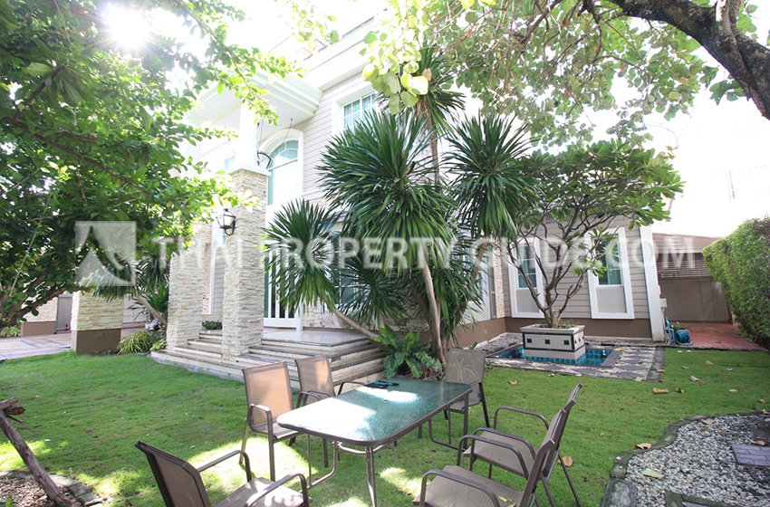 House with Shared Pool in Bangnatrad 