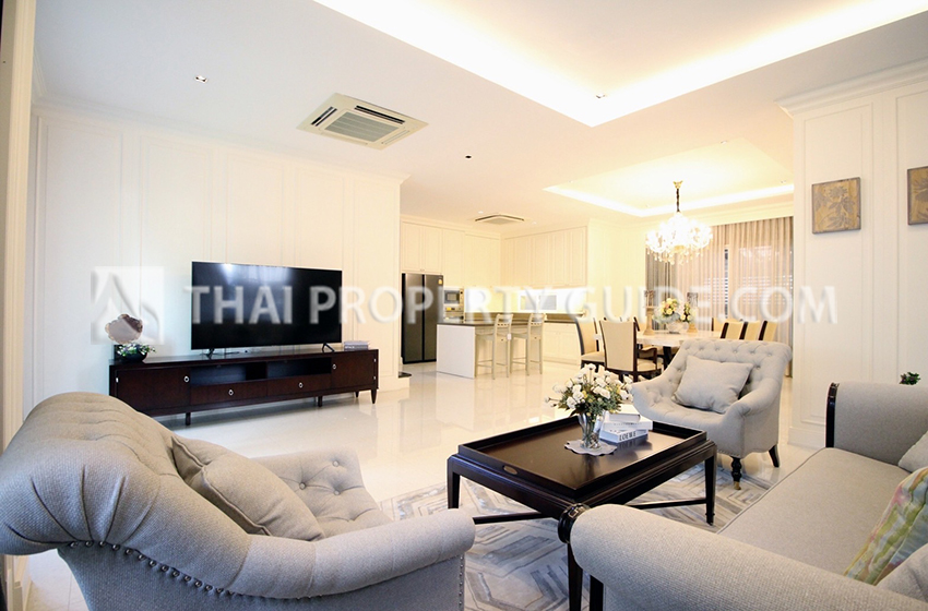 House with Shared Pool in Bangnatrad 