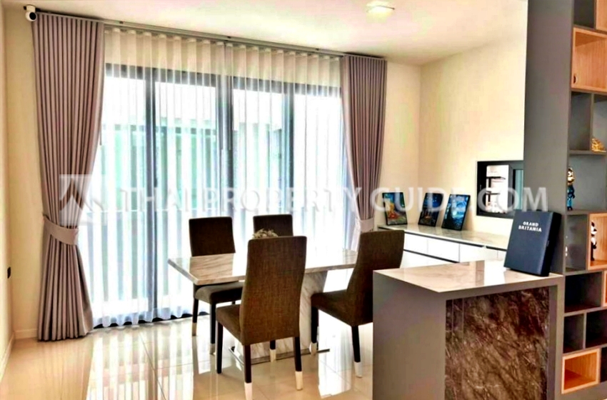 House with Shared Pool in Bangnatrad 