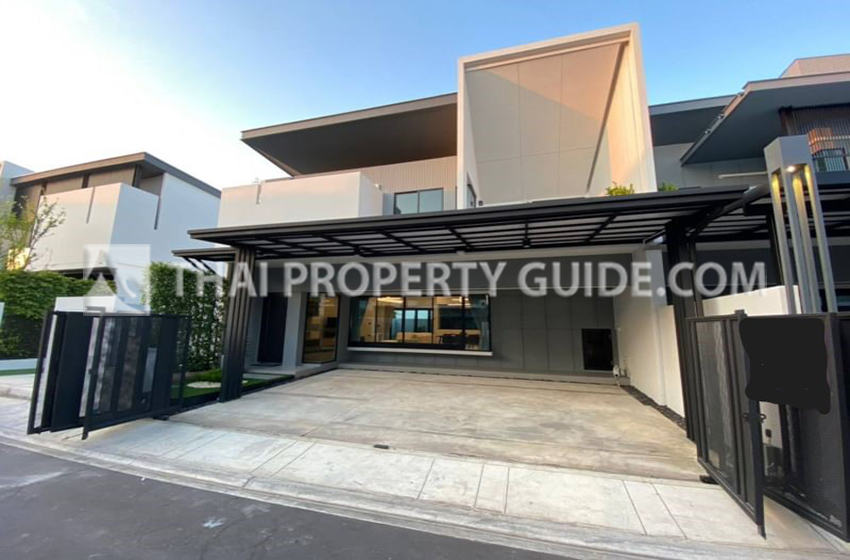 House with Shared Pool for sale in Bangnatrad