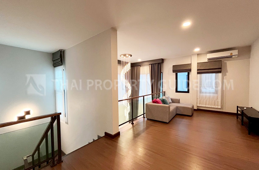 House with Shared Pool in Bangnatrad 