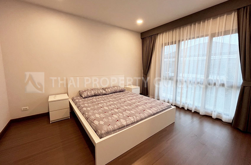 House with Shared Pool in Bangnatrad 