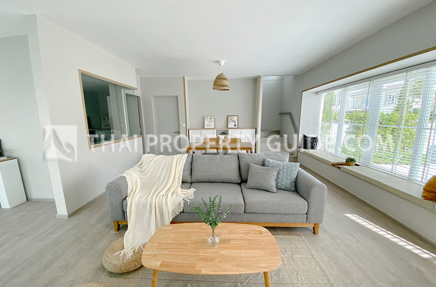 House with Shared Pool in Bangnatrad 