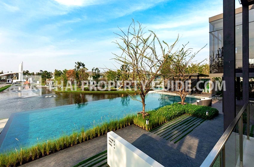 House with Shared Pool in Bangnatrad 