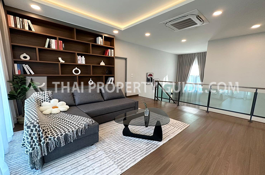 House with Shared Pool in Bangnatrad 