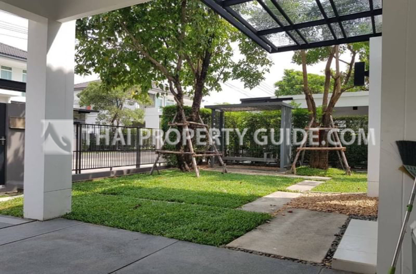 House with Shared Pool in Bangnatrad 