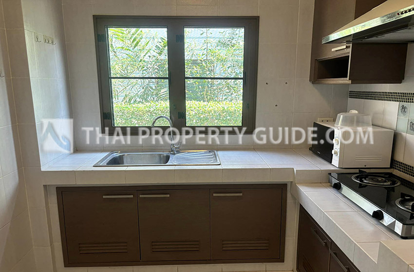 House with Shared Pool in Bangnatrad 