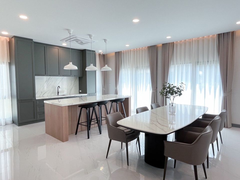 House with Shared Pool in Bangnatrad 