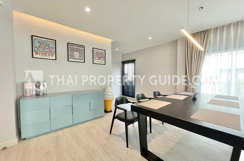 House with Shared Pool in Bangnatrad 