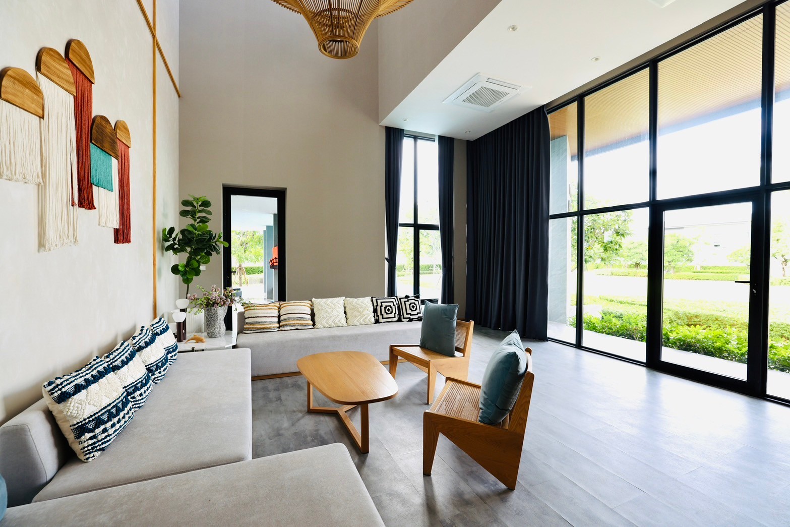 House with Shared Pool in Bangnatrad 