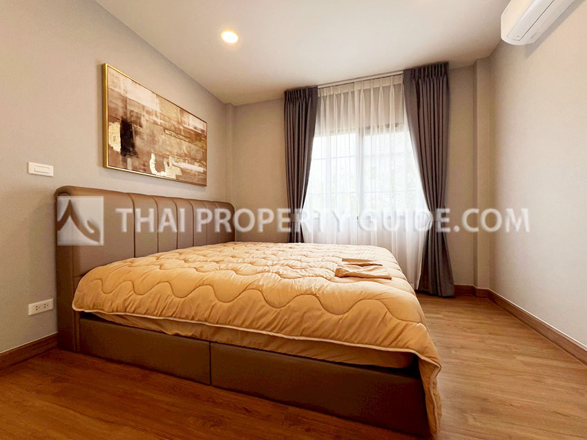 House with Shared Pool in Bangnatrad 