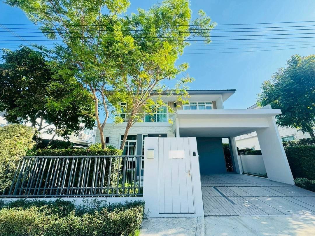 House with Shared Pool for rent in Bangnatrad