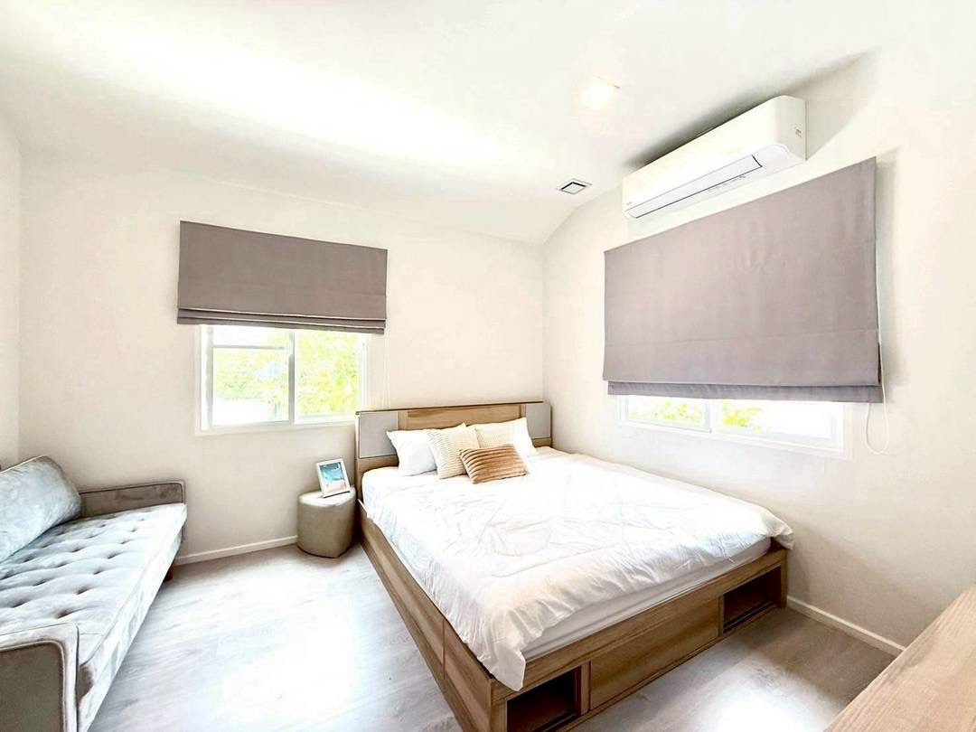 House with Shared Pool in Bangnatrad 