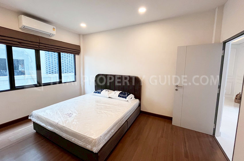 House with Shared Pool in Bangnatrad 