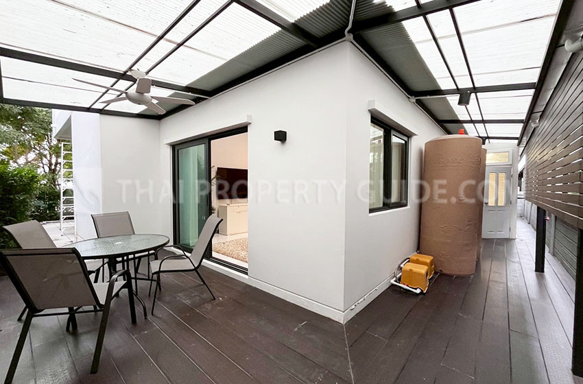 House with Shared Pool in Bangnatrad 