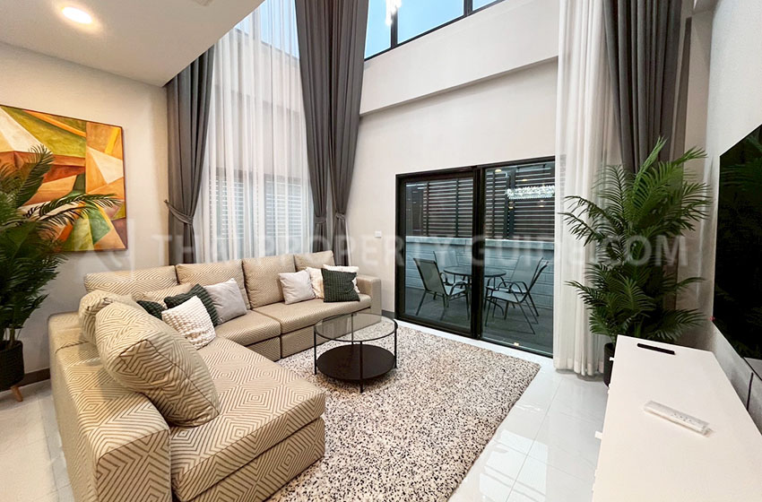 House with Shared Pool in Bangnatrad 