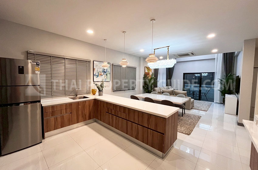 House with Shared Pool in Bangnatrad 
