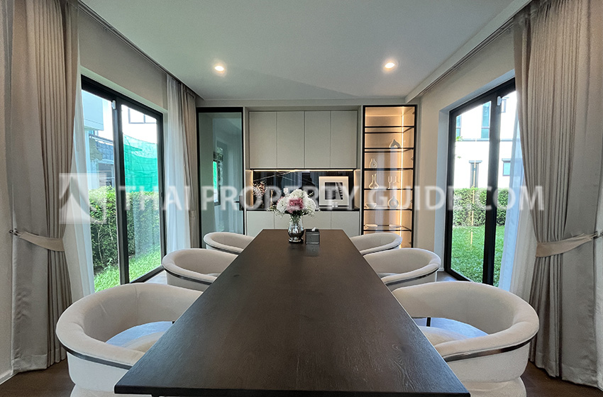 House with Shared Pool in Bangnatrad 