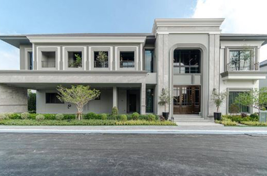 House with Shared Pool for rent in Bangnatrad (near Bangkok Patana School)