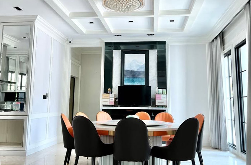 House with Shared Pool in Bangnatrad 