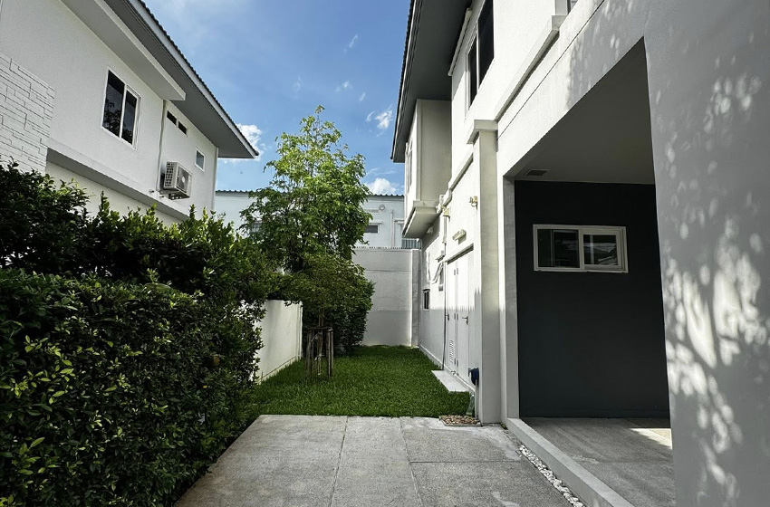 House with Shared Pool in Bangnatrad 