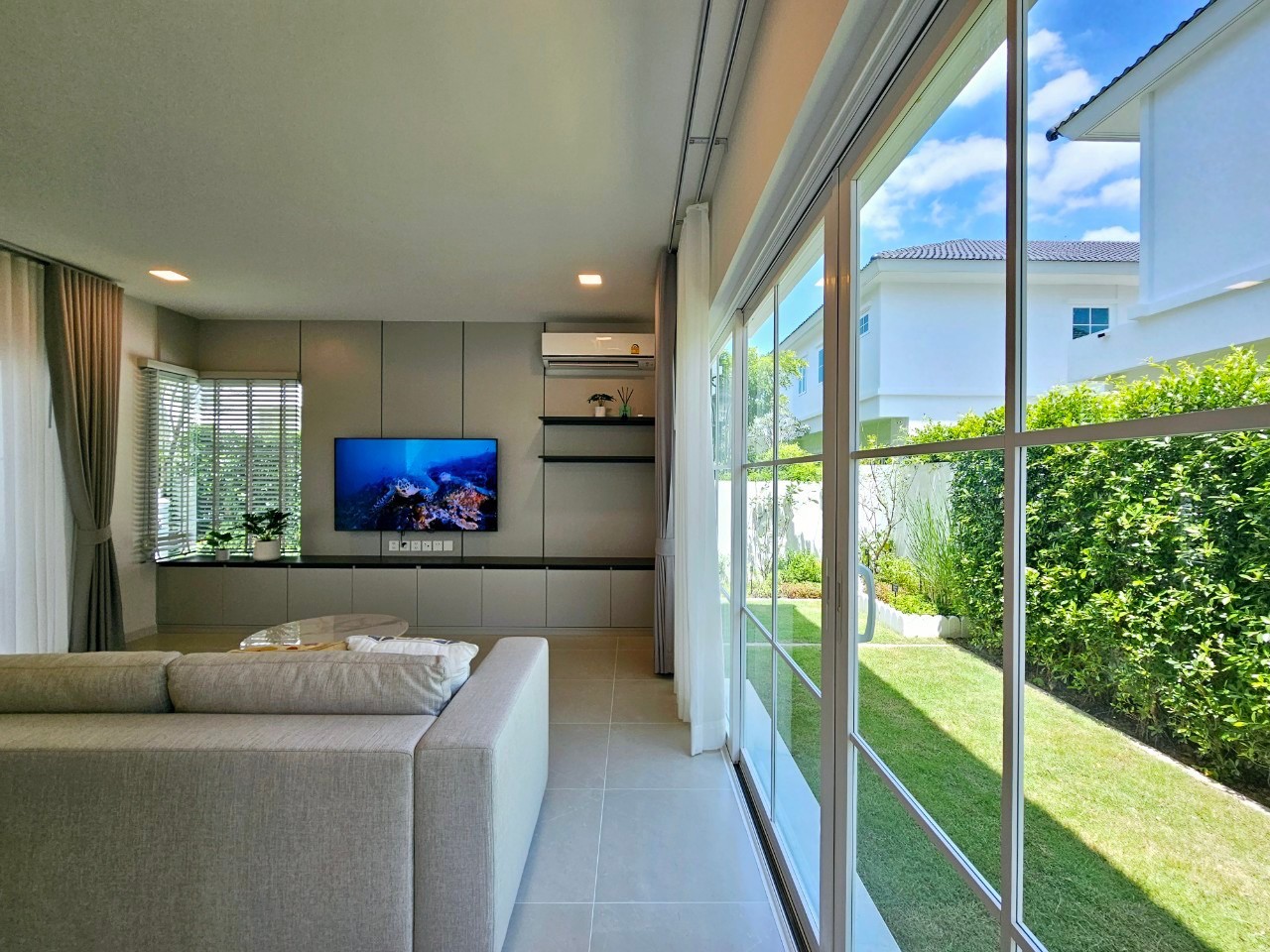 House with Shared Pool in Bangnatrad 