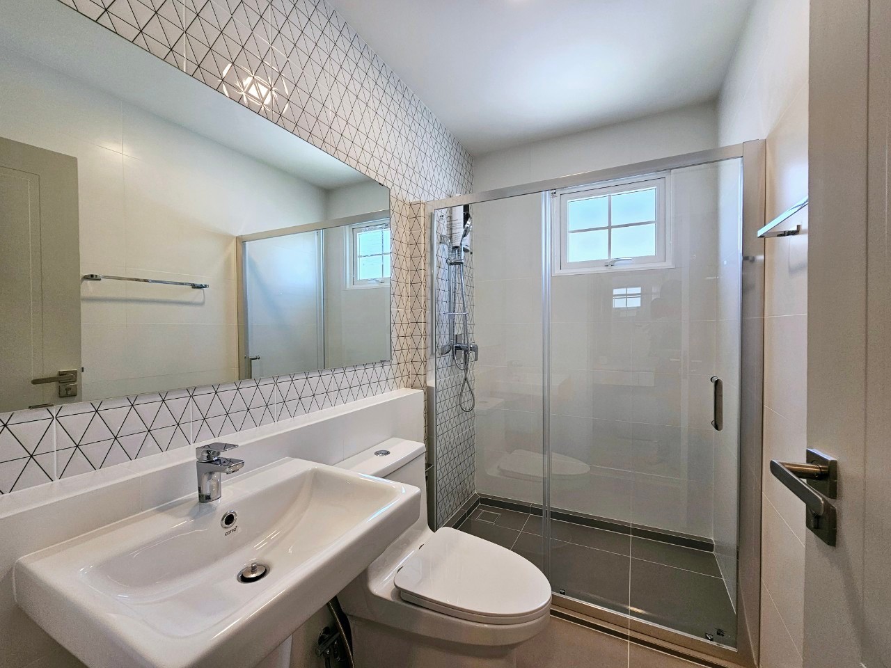 House with Shared Pool in Bangnatrad 