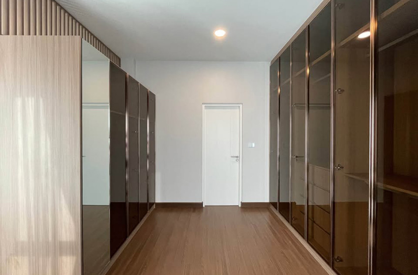 House with Shared Pool in Bangnatrad 