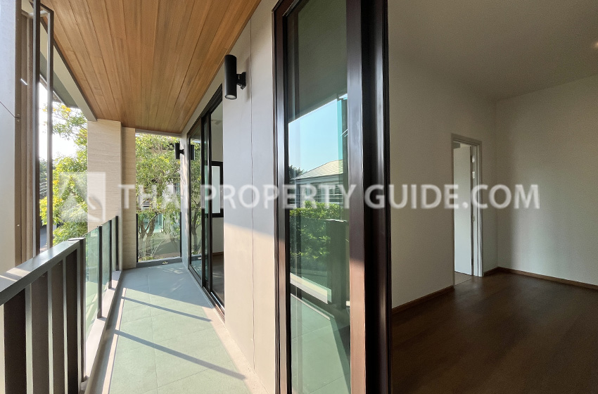 House with Shared Pool in Bangnatrad 