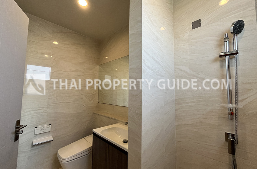 House with Shared Pool in Bangnatrad 