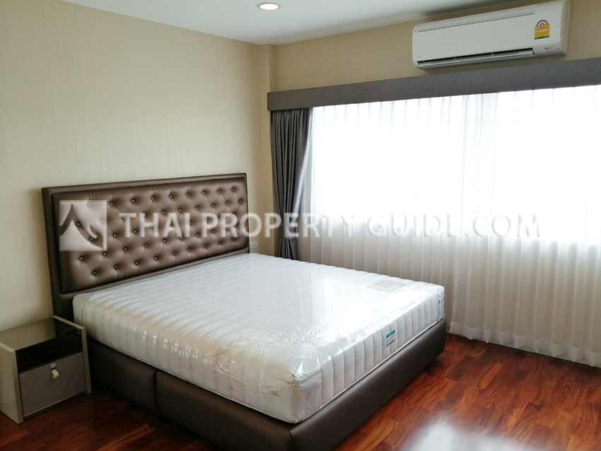 House with Shared Pool in Krung Thep Kritha 