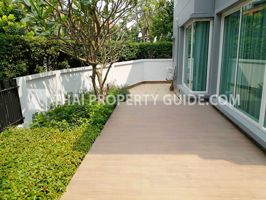 House with Shared Pool in Krung Thep Kritha 