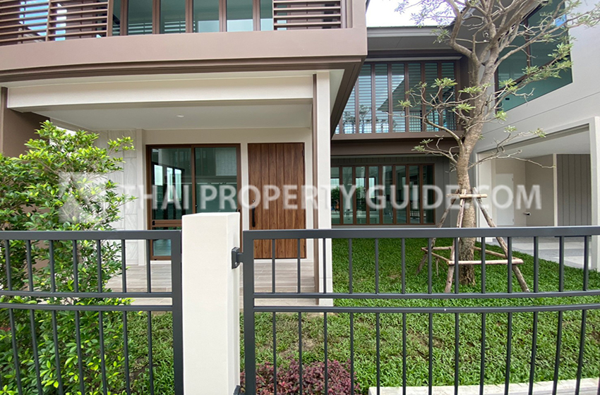 House with Shared Pool in Krung Thep Kritha 