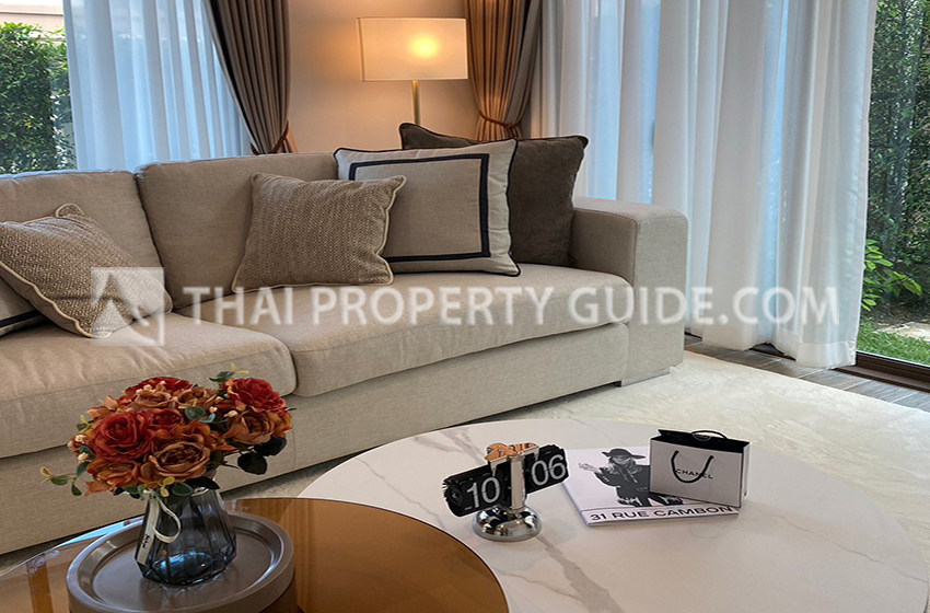 House with Shared Pool in Krung Thep Kritha 