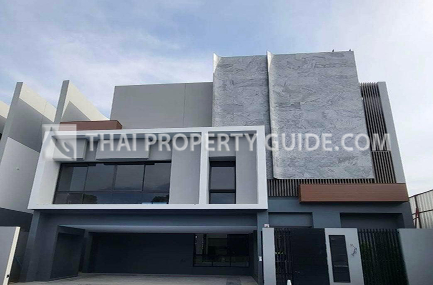 House with Shared Pool for rent in Krung Thep Kritha