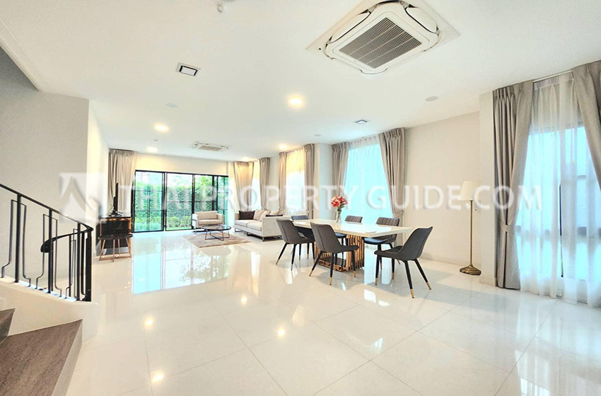 House with Shared Pool in Krung Thep Kritha 