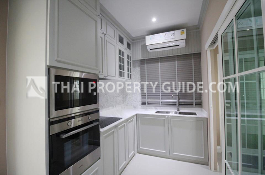 House with Shared Pool in Lat Phrao 