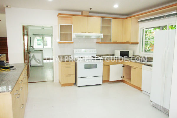 House with Shared Pool for rent in Nichada Thani