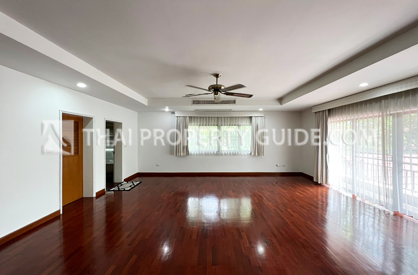 House with Private Pool in Nichada Thani 